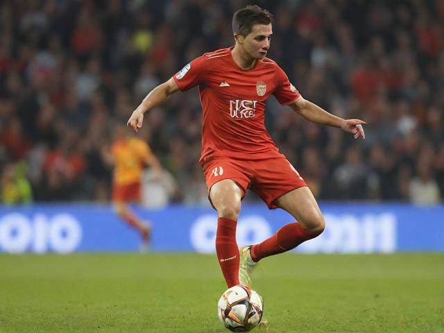 九游体育官网_ 德甲比赛，数据显示球队中场控制率和战术执行力是取胜关键