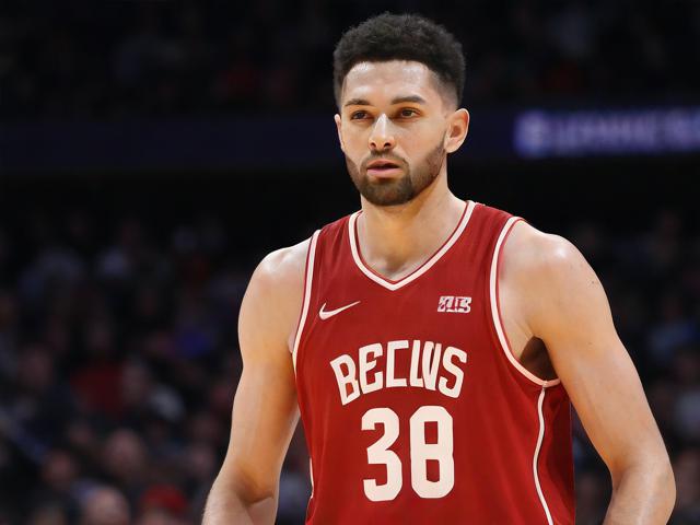 火箭战胜开拓者取得三连胜，火箭与开拓者比赛录像